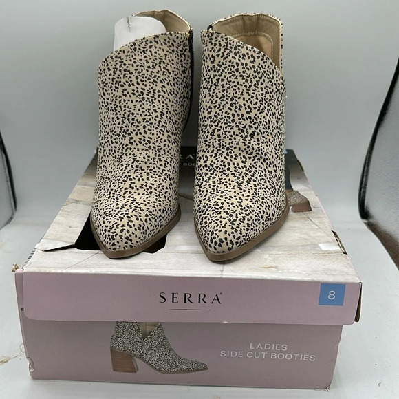 black & cream animal print Serra side cut booties size 8 - Picture 1 of 5